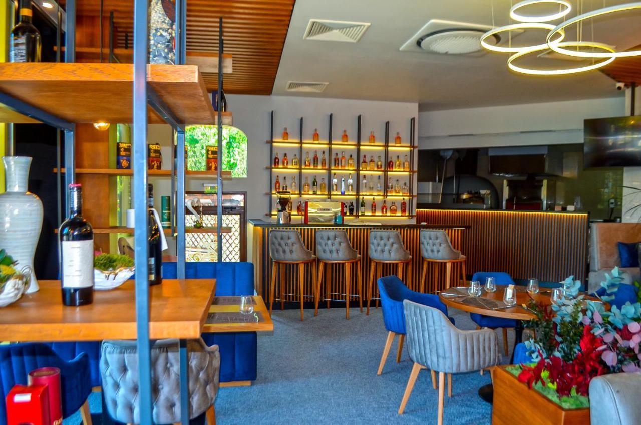 Park Hotel Stara Zagora Exterior foto Restaurant in the hotel