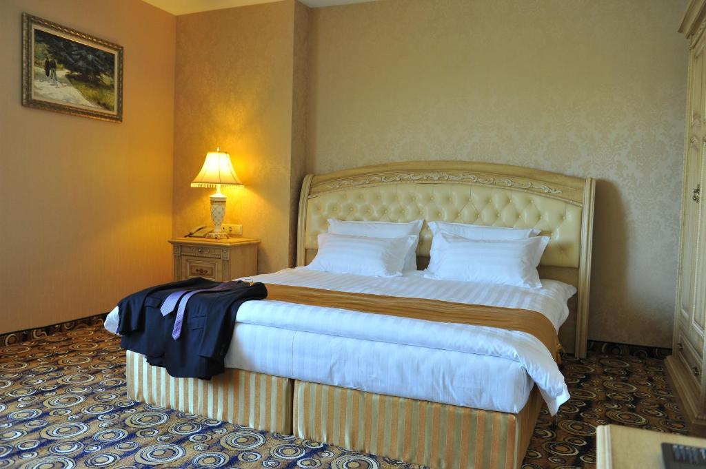 Park Hotel Stara Zagora Habitación foto A bedroom at the hotel