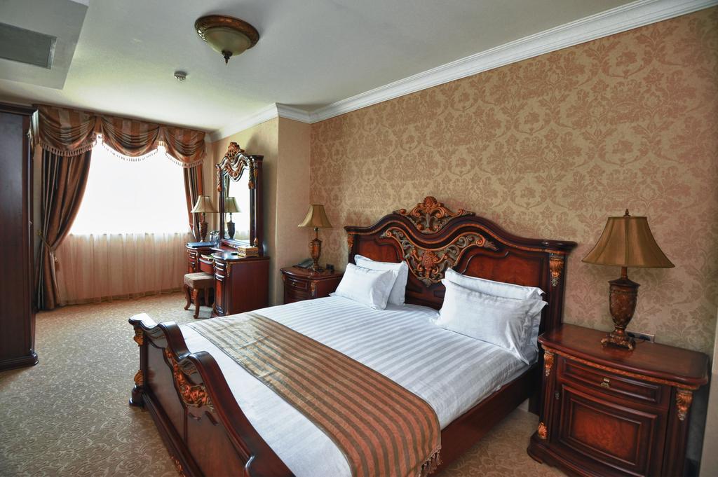 Park Hotel Stara Zagora Exterior foto A bedroom in the hotel