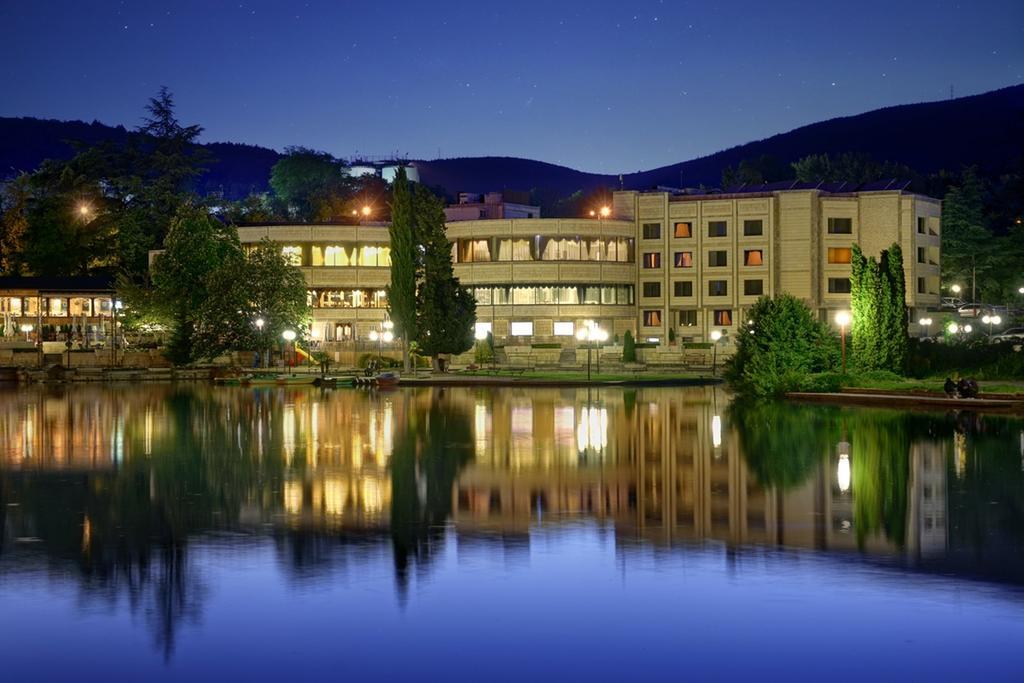 Park Hotel Stara Zagora Exterior foto The University of Patras